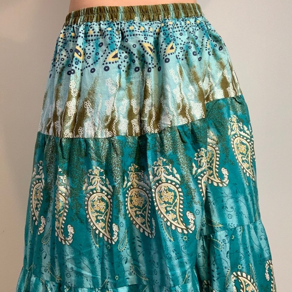 Maxi skirt ☮️ - Picture 3 of 4
